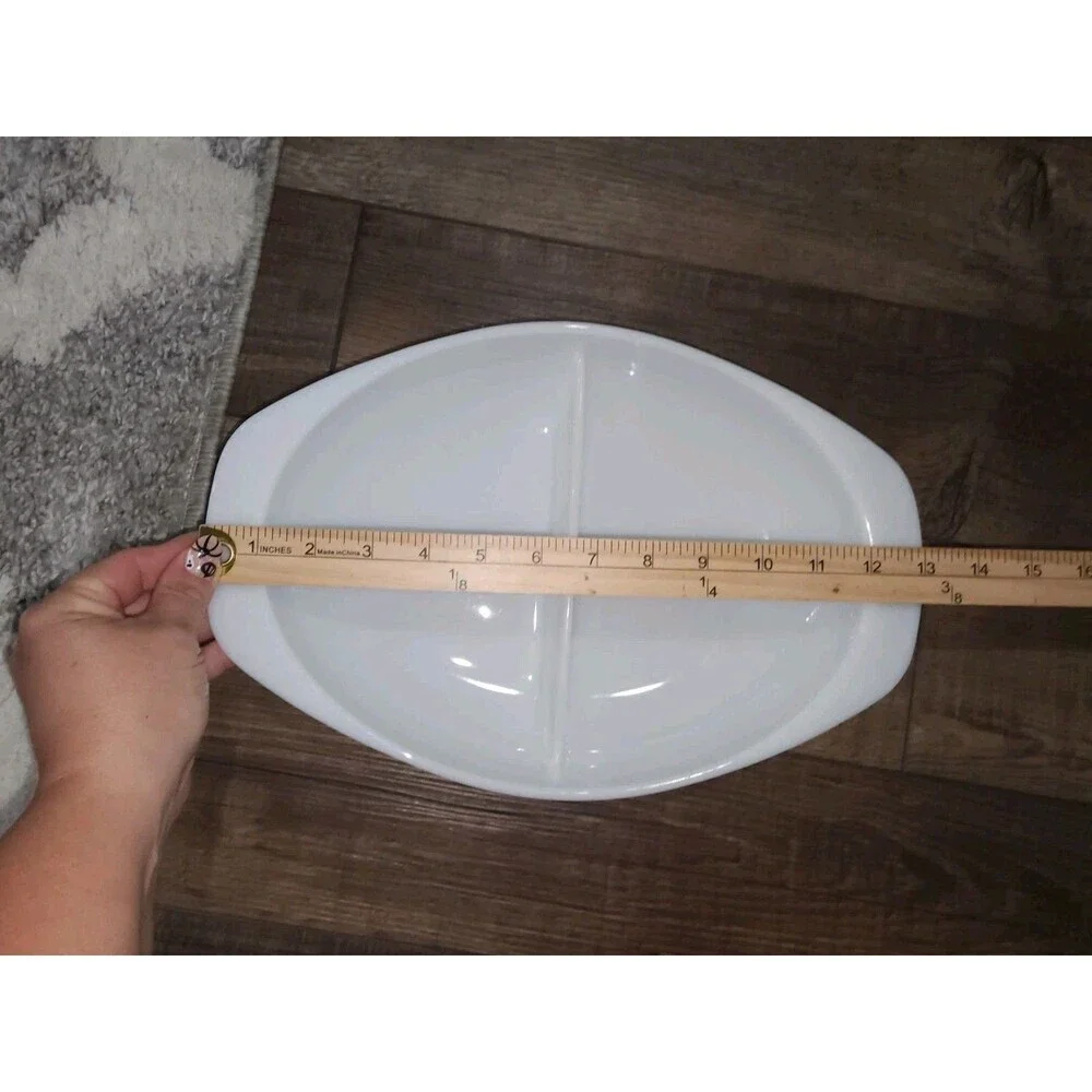 Vintage Pyrex 1 1/2 Quart Oval Divided White Milk Glass Baking Serving Dish 1063